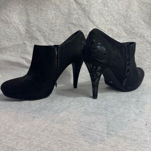 Impo Black Heeled Suede Ankle Boots